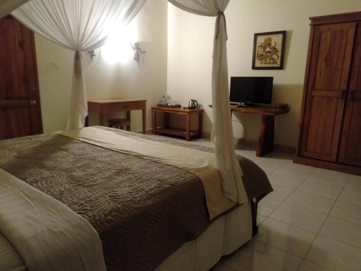 Hotel Batu Ampar Menjangan Banyuwedang Exterior foto