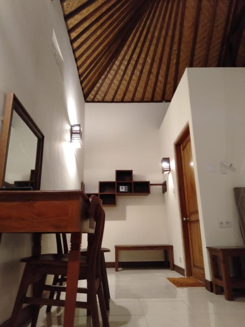Hotel Batu Ampar Menjangan Banyuwedang Exterior foto