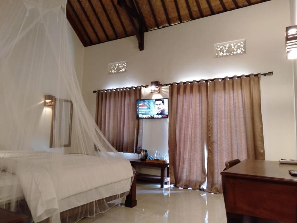 Hotel Batu Ampar Menjangan Banyuwedang Exterior foto