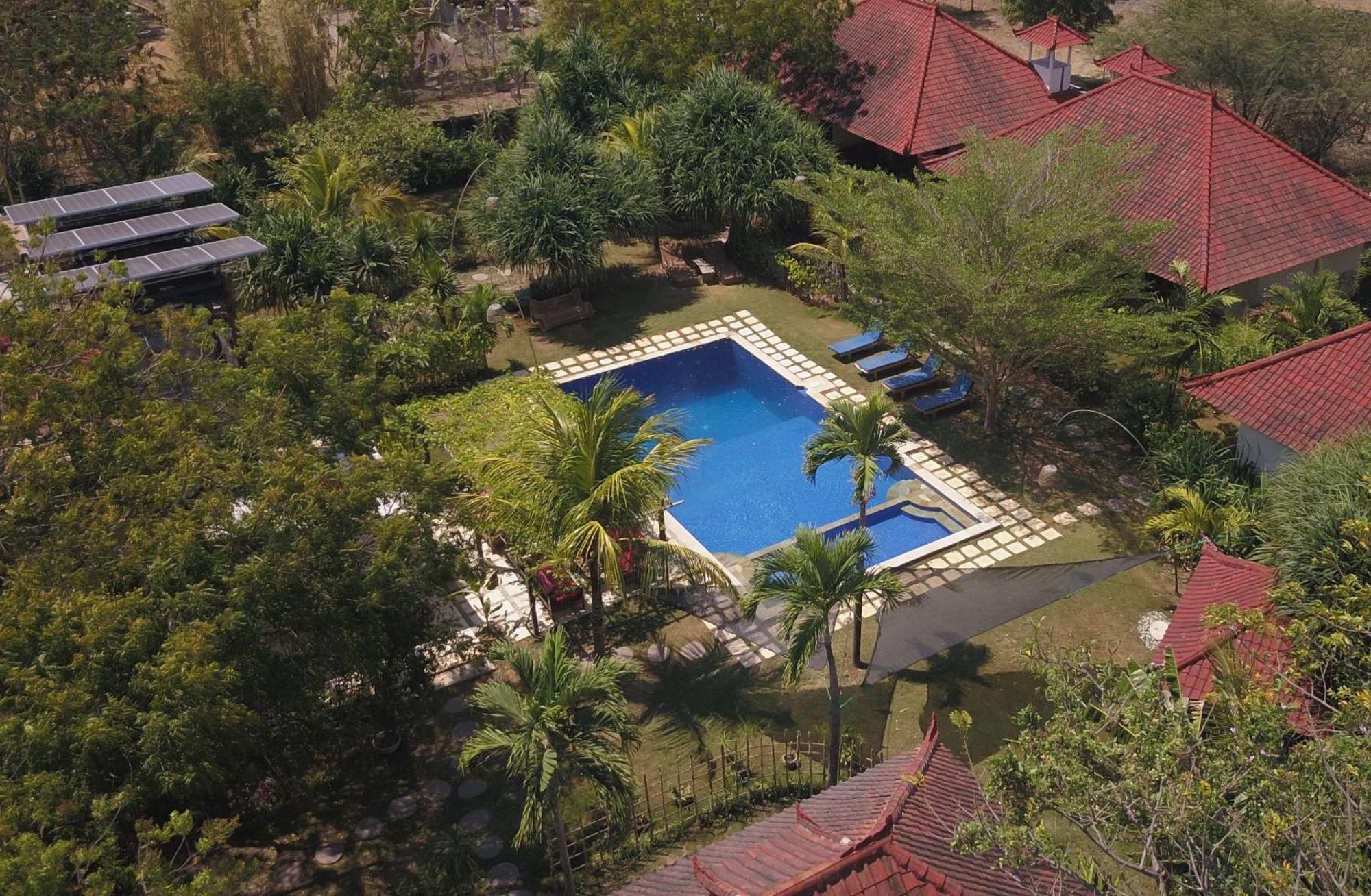 Hotel Batu Ampar Menjangan Banyuwedang Exterior foto