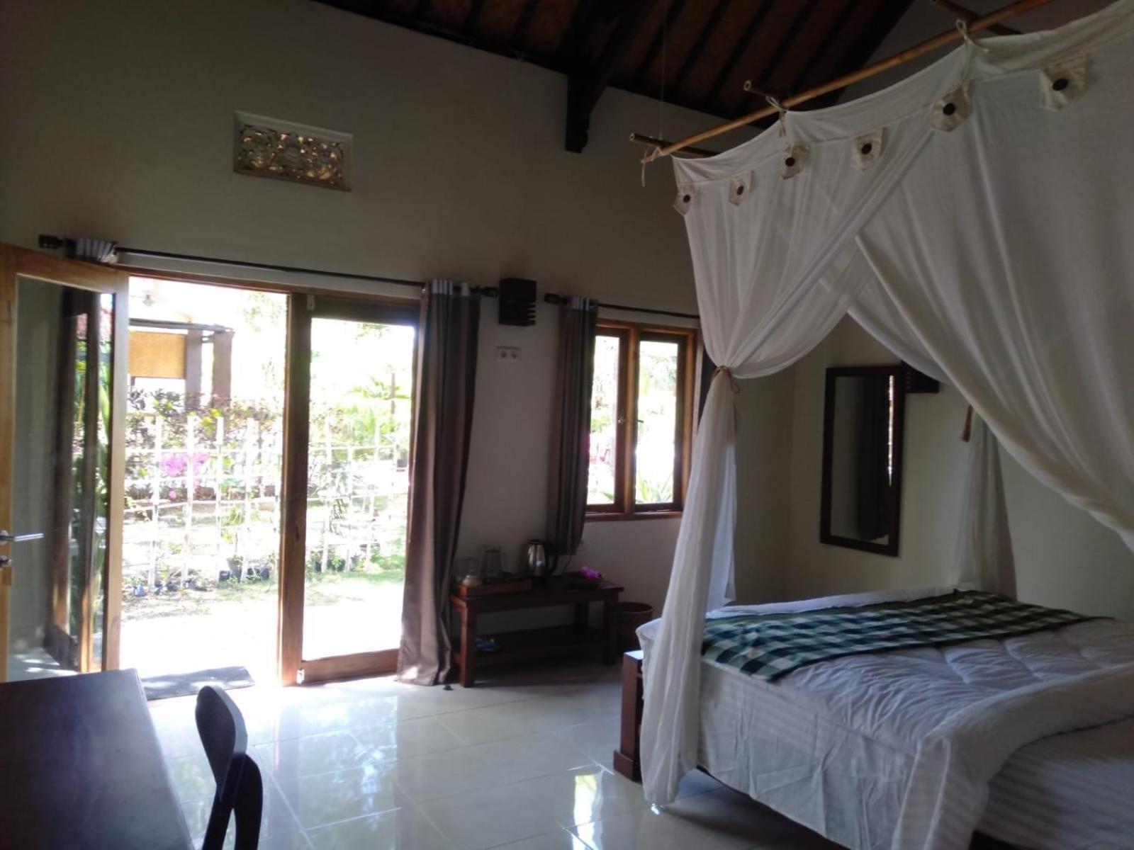 Hotel Batu Ampar Menjangan Banyuwedang Exterior foto
