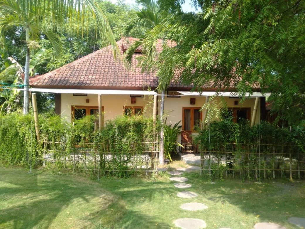 Hotel Batu Ampar Menjangan Banyuwedang Exterior foto