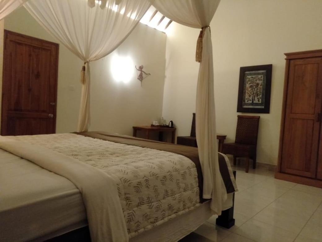 Hotel Batu Ampar Menjangan Banyuwedang Exterior foto